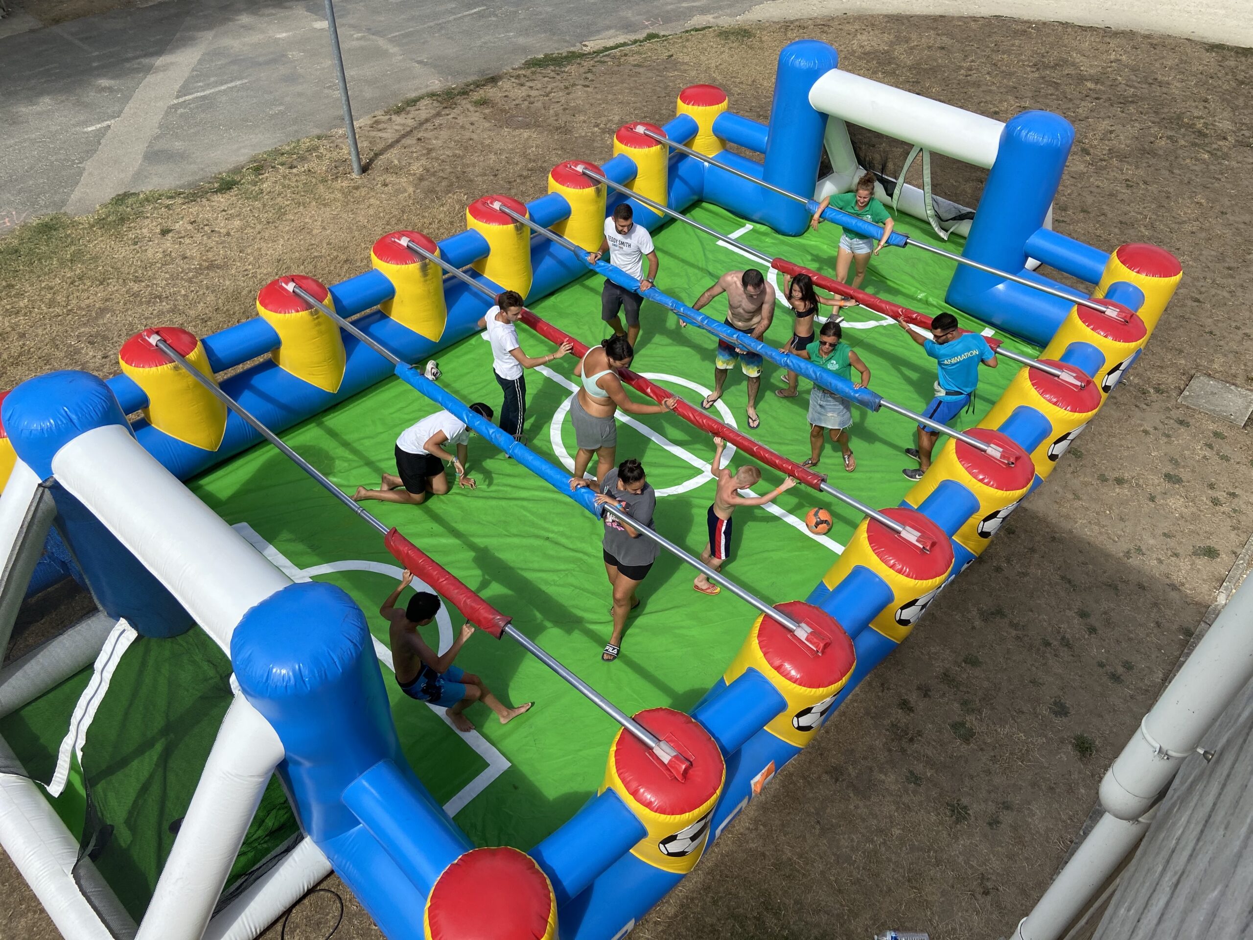 location de jeux sportifs gonflables - Le BabyFoot Humain