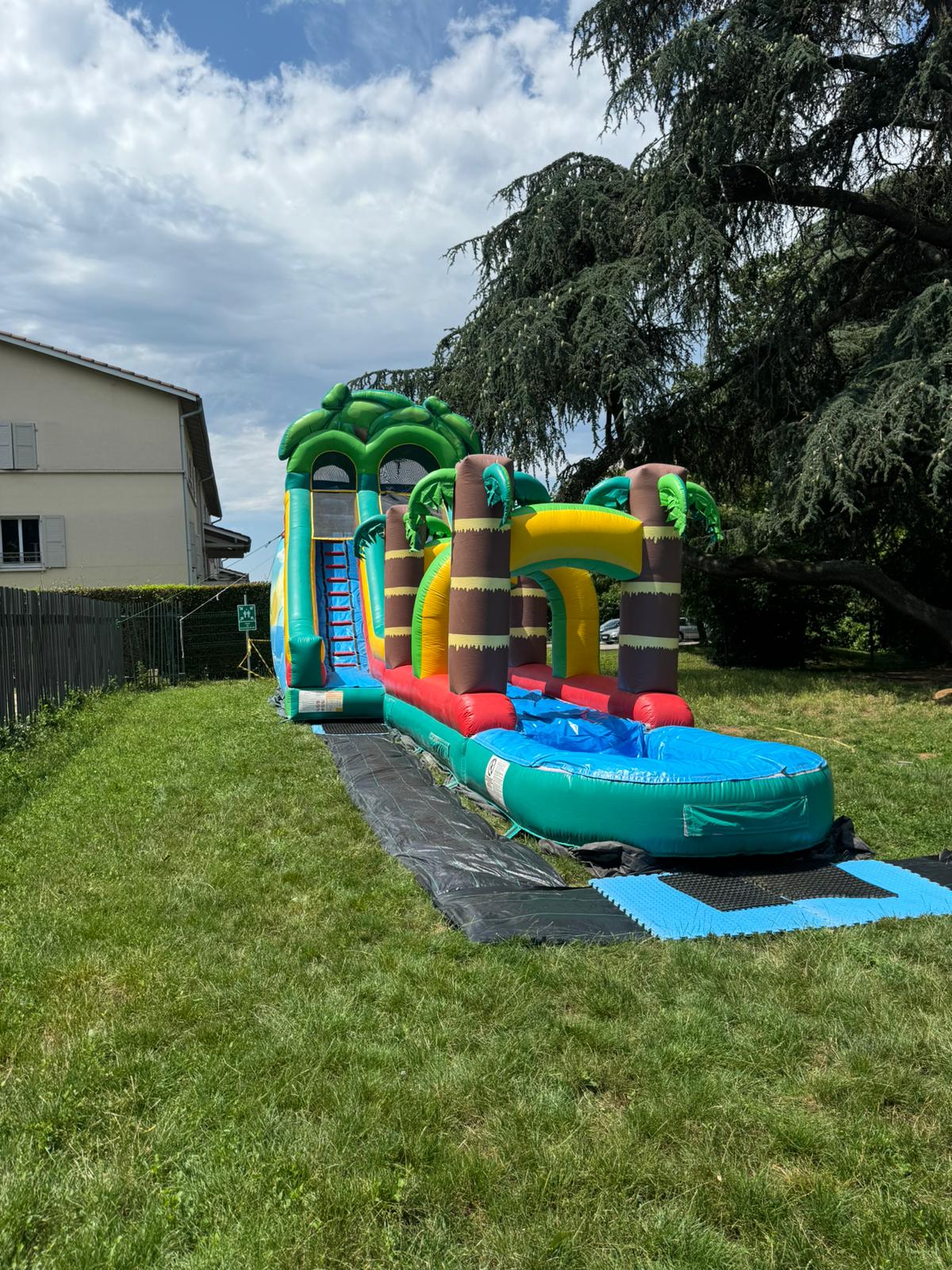 location de jeux aquatiques gonflables - LE TOBOGGAN VENTRIGLISSE SUMMER